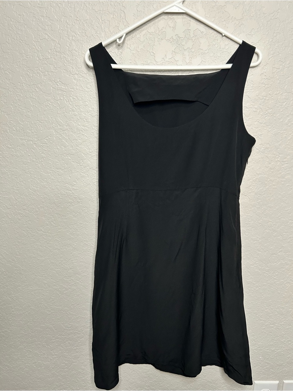 LILYSILK Black Silk Sleeveless Shift Dress NWT Size M - Picture 3 of 7